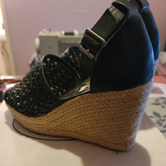 Steve Madden Wedge Sandals - Picture 4 of 5